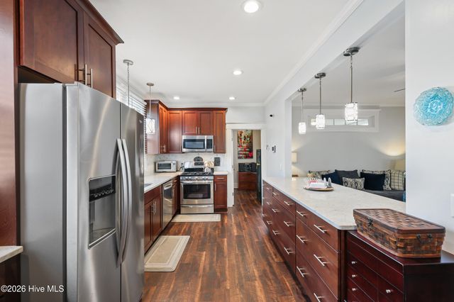 11 S 10th Street, Wilmington, NC 28401