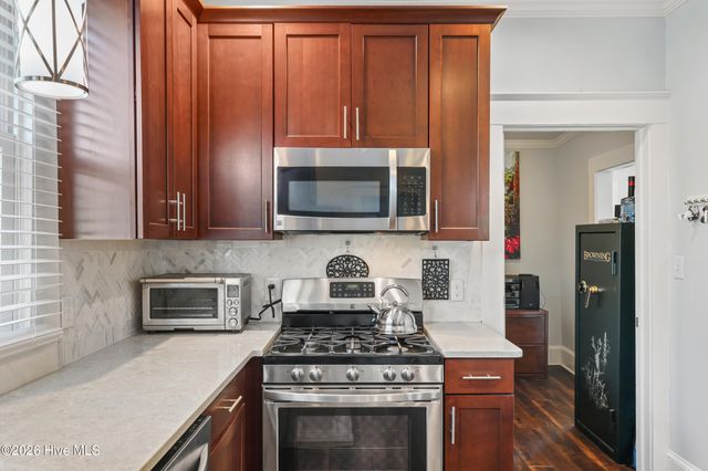 11 S 10th Street, Wilmington, NC 28401