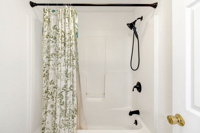 66 Ledgecrest Drive, Worcester, MA 01603