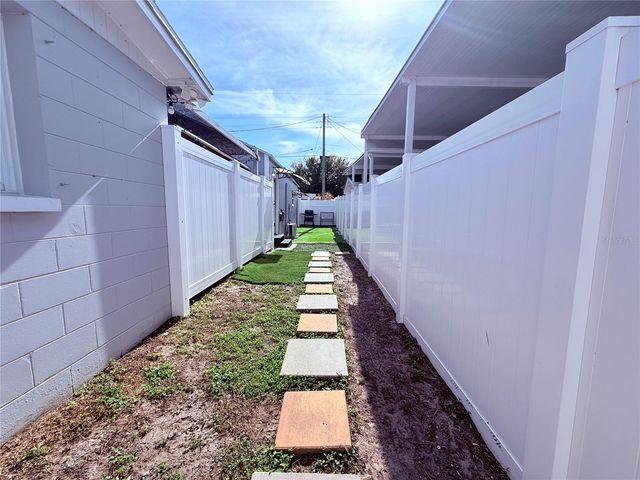 4514 W FERN STREET, Tampa, FL 33614