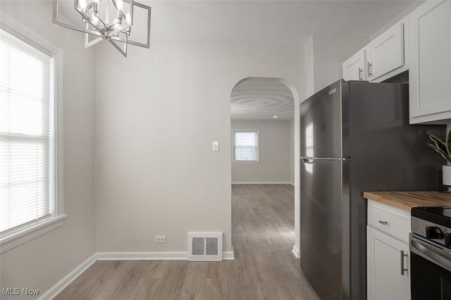 877 N Firestone Boulevard, Akron, OH 44306