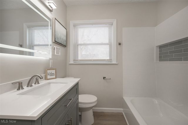 877 N Firestone Boulevard, Akron, OH 44306