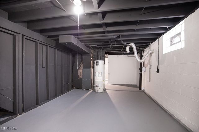 877 N Firestone Boulevard, Akron, OH 44306