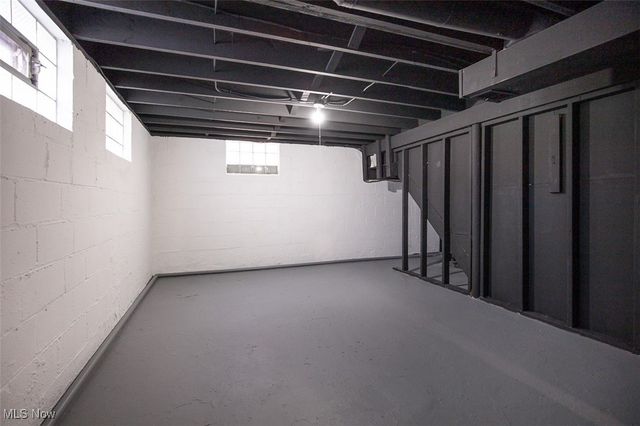 877 N Firestone Boulevard, Akron, OH 44306