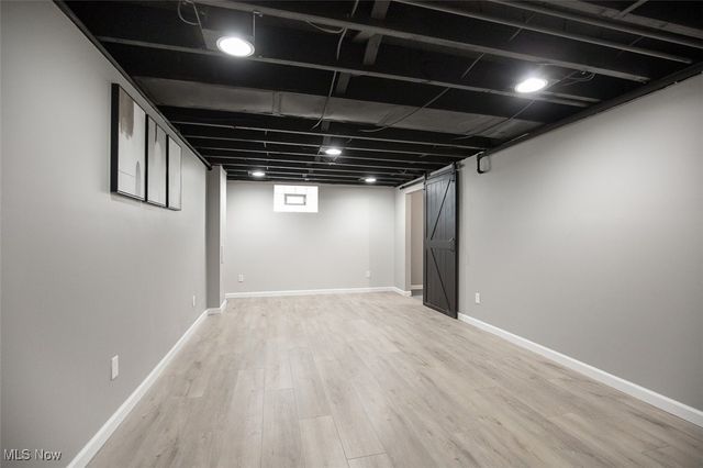 877 N Firestone Boulevard, Akron, OH 44306