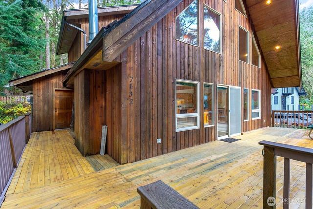 7132 St Helen's Place, Glacier, WA 98244