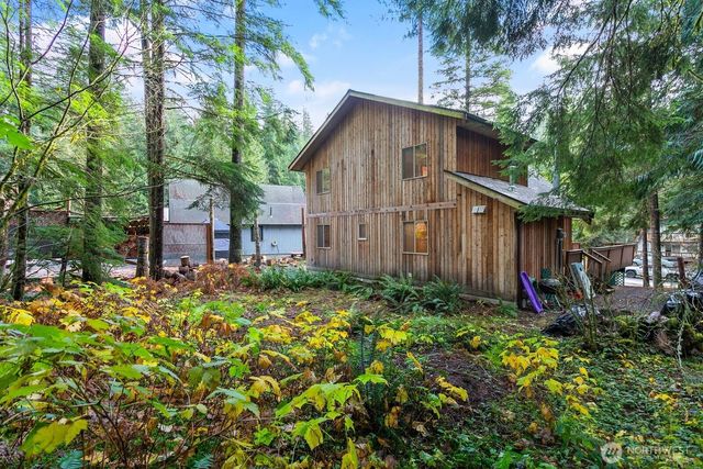 7132 St Helen's Place, Glacier, WA 98244