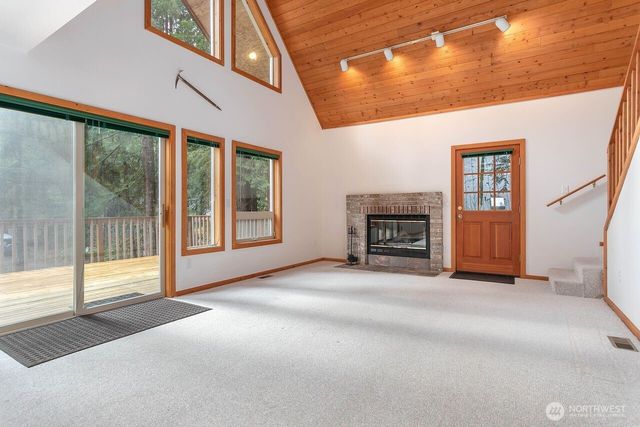 7132 St Helen's Place, Glacier, WA 98244