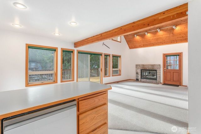 7132 St Helen's Place, Glacier, WA 98244