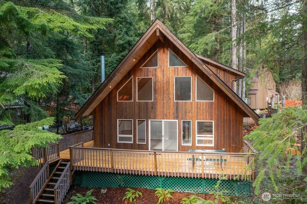 7132 St Helen's Place, Glacier, WA 98244