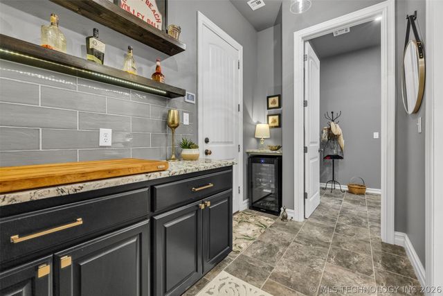 6623 E 134th Place S, Bixby, OK 74008