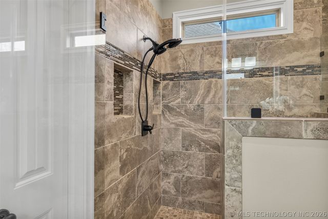 6623 E 134th Place S, Bixby, OK 74008