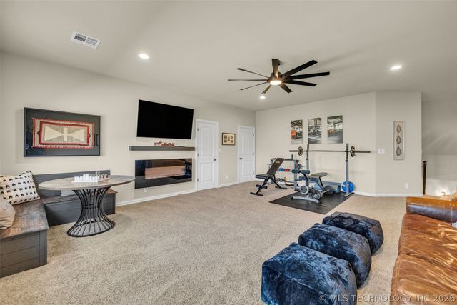 6623 E 134th Place S, Bixby, OK 74008