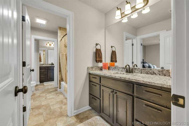6623 E 134th Place S, Bixby, OK 74008