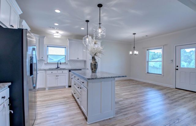 1 Oaks Lane, Greenbrier, AR 72058