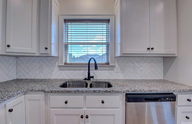 1 Oaks Lane, Greenbrier, AR 72058