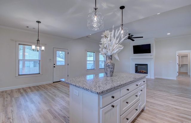 1 Oaks Lane, Greenbrier, AR 72058