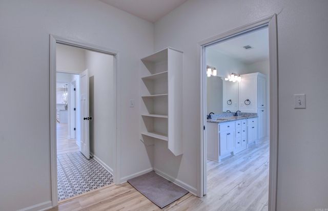 1 Oaks Lane, Greenbrier, AR 72058