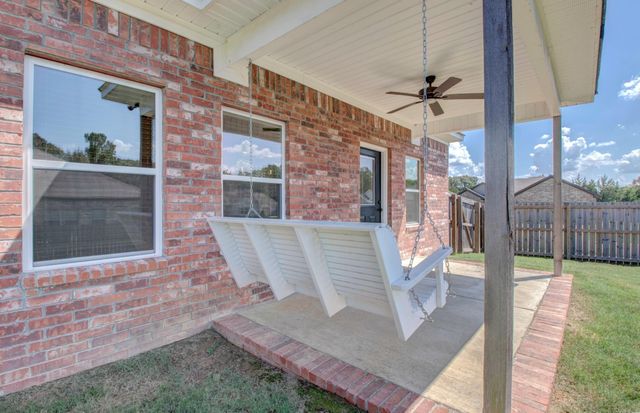 1 Oaks Lane, Greenbrier, AR 72058
