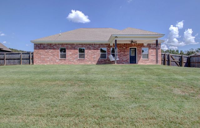 1 Oaks Lane, Greenbrier, AR 72058