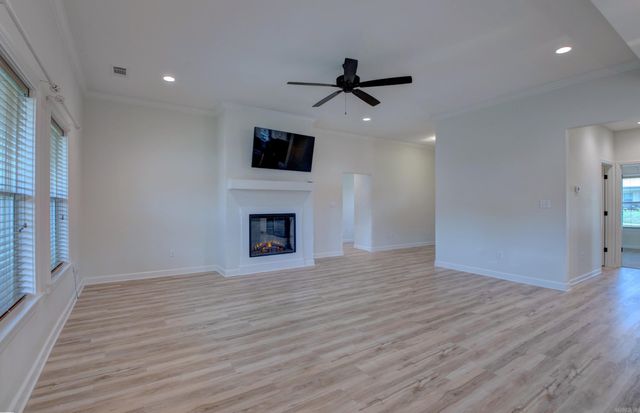 1 Oaks Lane, Greenbrier, AR 72058