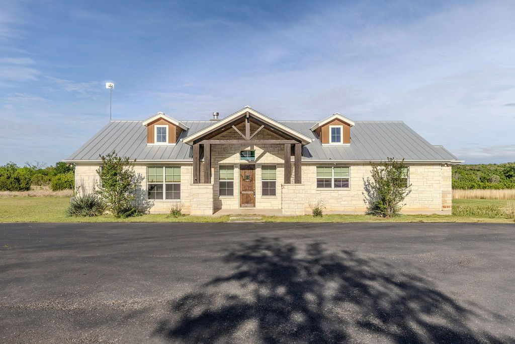 7943 W Fm 243, Bertram, TX 78605