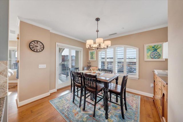 100 Bridgewater Pointe Pl Unit 601, Moneta, VA 24121