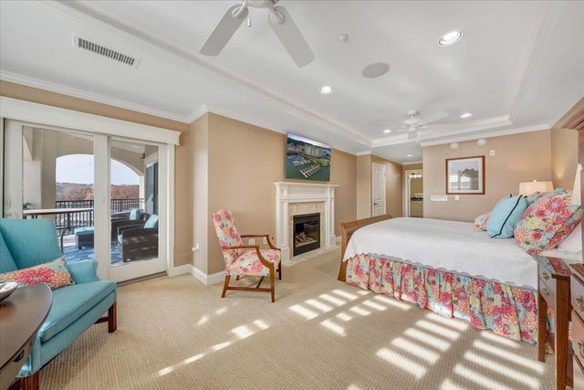 100 Bridgewater Pointe Pl Unit 601, Moneta, VA 24121