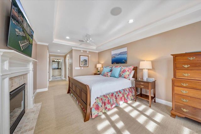 100 Bridgewater Pointe Pl Unit 601, Moneta, VA 24121