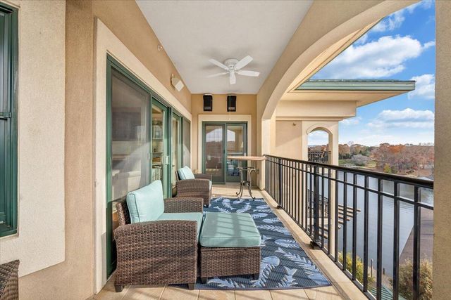 100 Bridgewater Pointe Pl Unit 601, Moneta, VA 24121