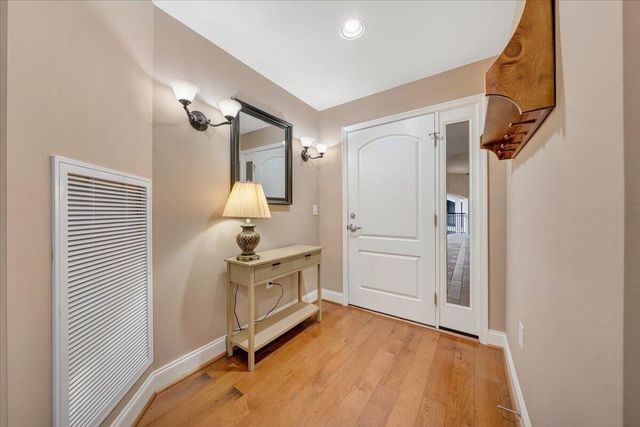 100 Bridgewater Pointe Pl Unit 601, Moneta, VA 24121