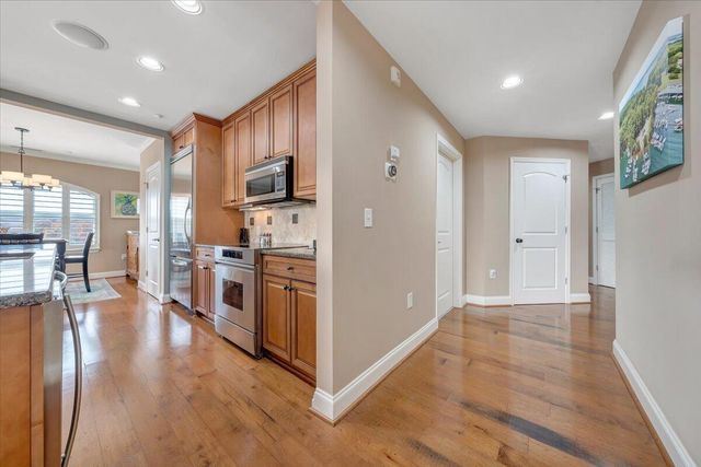 100 Bridgewater Pointe Pl Unit 601, Moneta, VA 24121