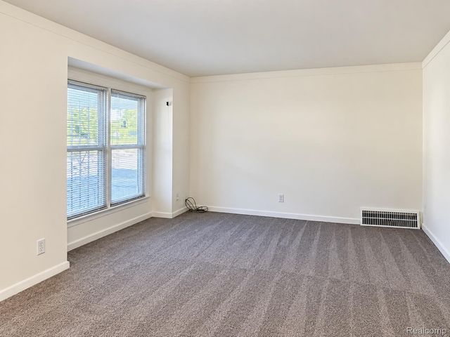 19576 Dresden Street, Detroit, MI 48205