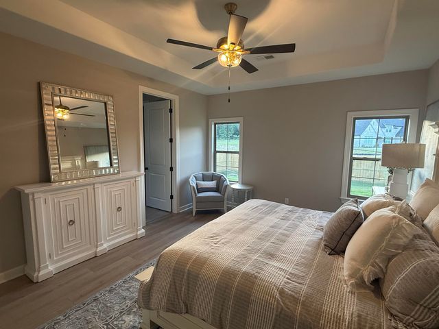 9568 GRAYS HOLLOW DR S, Cordova, TN 38018