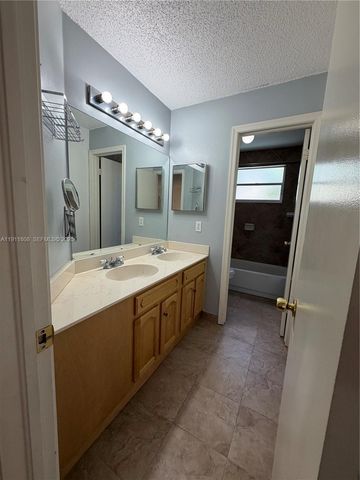 9884 SW 154th Ct 0, Miami, FL 33196