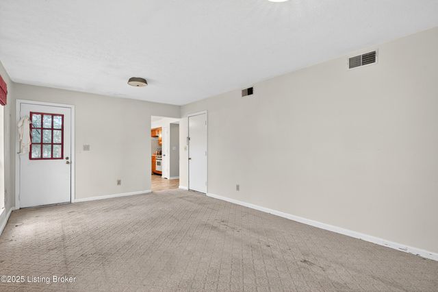 1205 Glenwood Dr, Radcliff, KY 40160