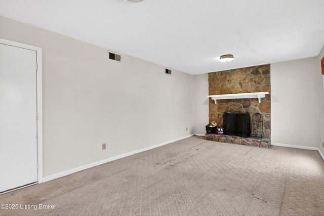 1205 Glenwood Dr, Radcliff, KY 40160