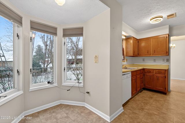 1205 Glenwood Dr, Radcliff, KY 40160