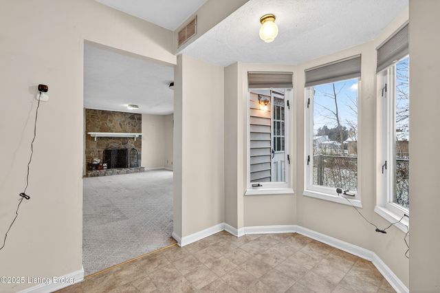 1205 Glenwood Dr, Radcliff, KY 40160