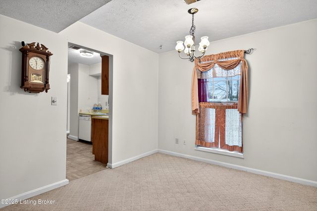 1205 Glenwood Dr, Radcliff, KY 40160