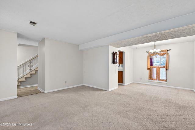 1205 Glenwood Dr, Radcliff, KY 40160