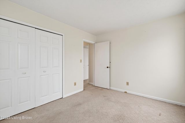 1205 Glenwood Dr, Radcliff, KY 40160