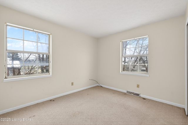 1205 Glenwood Dr, Radcliff, KY 40160