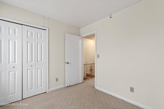 1205 Glenwood Dr, Radcliff, KY 40160