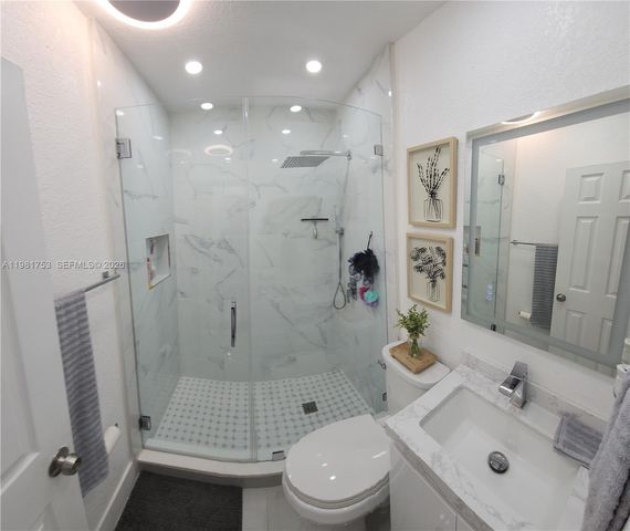 734 W 32nd St 734, Hialeah, FL 33012