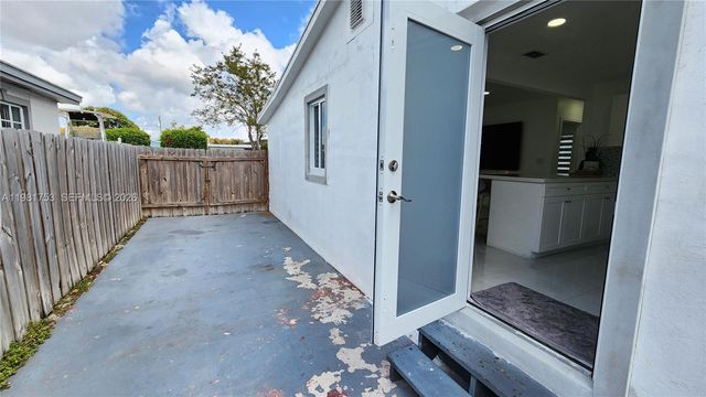 734 W 32nd St 734, Hialeah, FL 33012