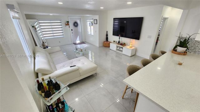 734 W 32nd St 734, Hialeah, FL 33012