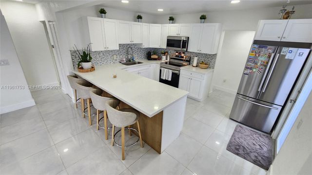 734 W 32nd St 734, Hialeah, FL 33012