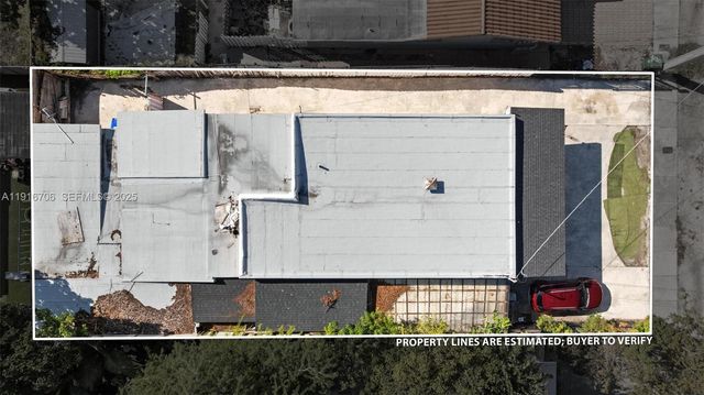 2262 NW 4th St, Miami, FL 33125