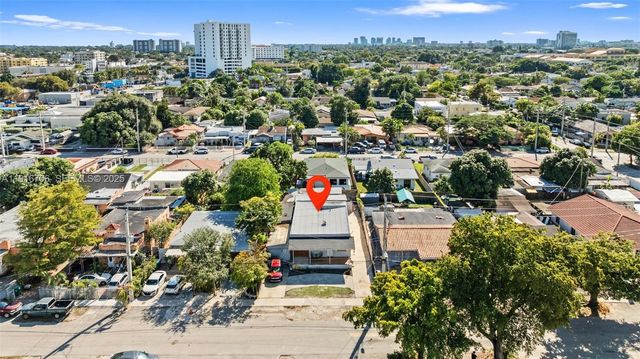 2262 NW 4th St, Miami, FL 33125